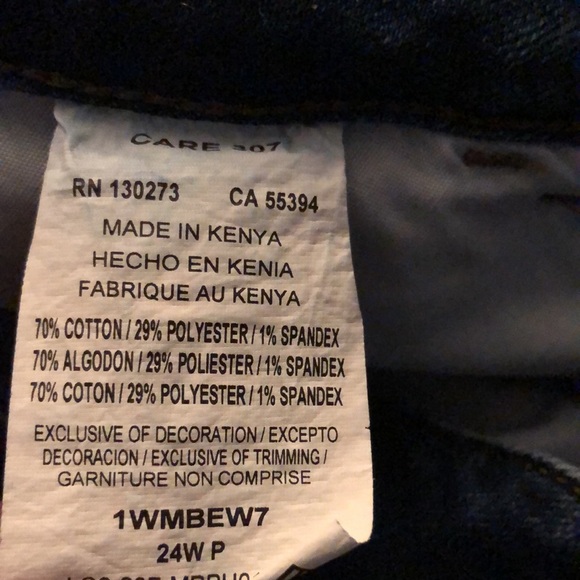 Woman’s plus-size Lee regular fit ,boot cut , midrise jeans size 24w P - Picture 7 of 8